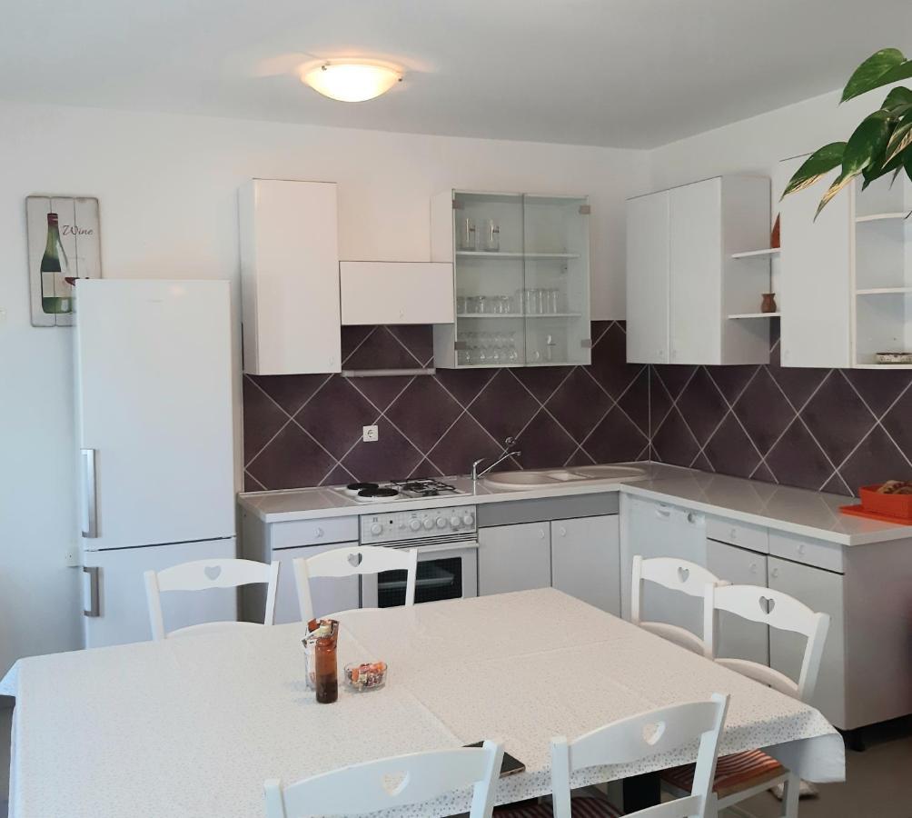 Apartmani Miletic Novi Vinodolski Esterno foto
